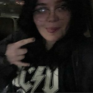 Meet your Posher, Lacey